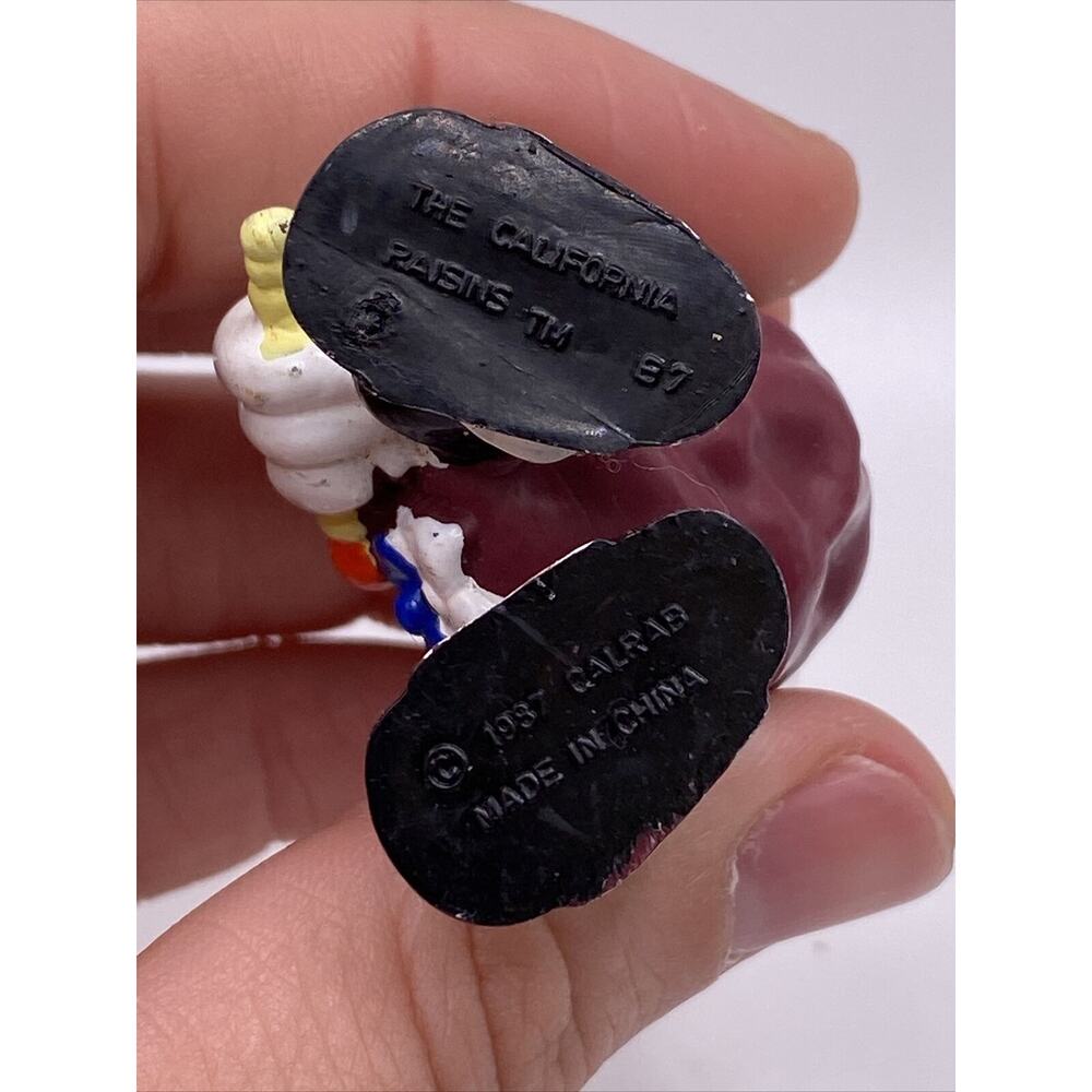 California Raisins Figure Singer Singing Microphone Raisin CALRAB 1987 Vintage - Picture 8 of 8
